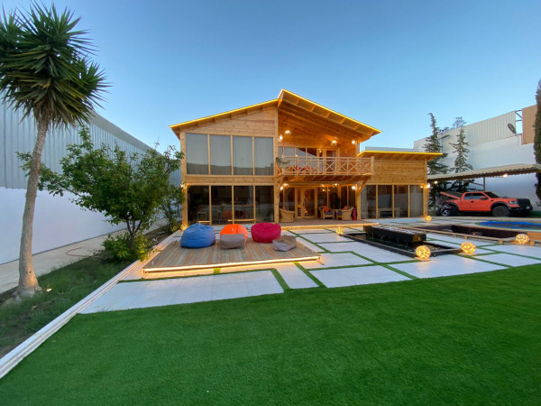 Dylan  chalet